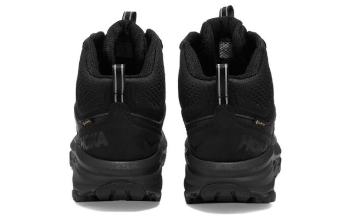 Challenger Mid Gore-tex « Triple Black »